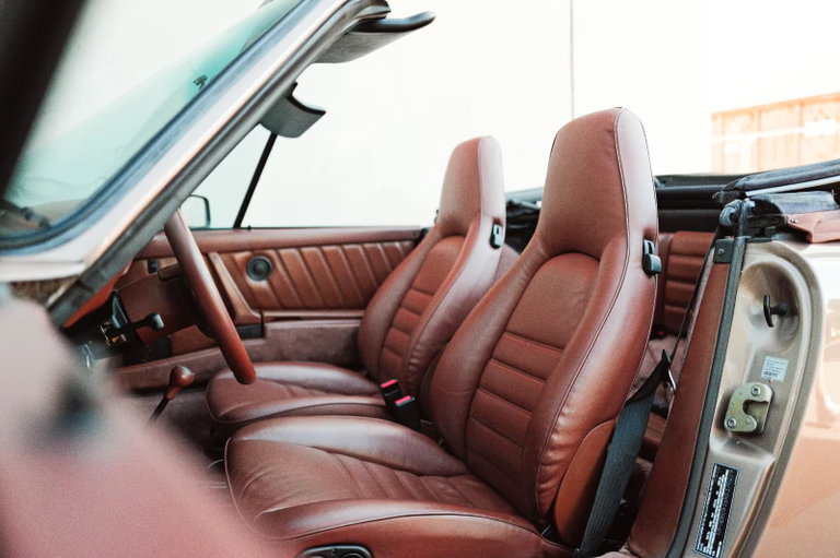 Porsche 911 Carrera 3.2 (US)