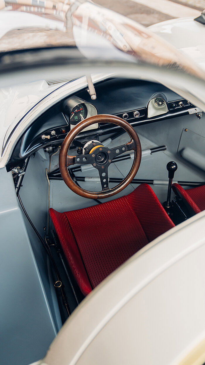 Porsche 906 Carrera 6