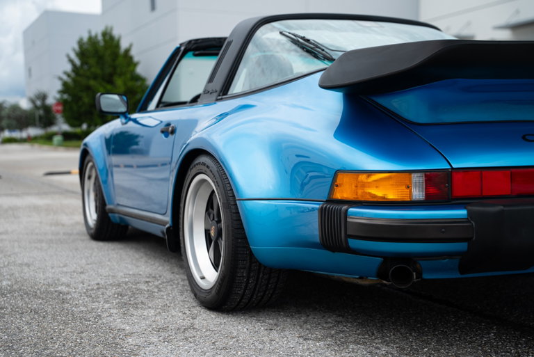 Porsche 911 Carrera 3.2 WTL
