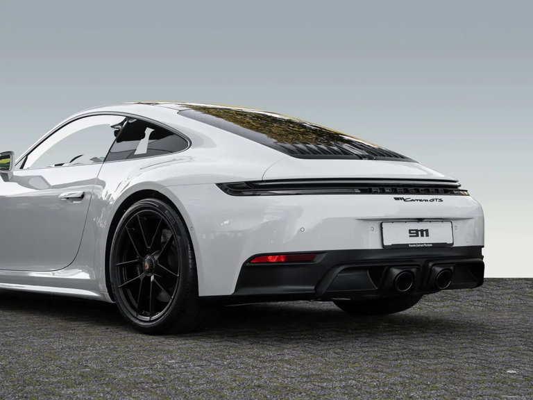 Porsche 992.2 Carrera GTS