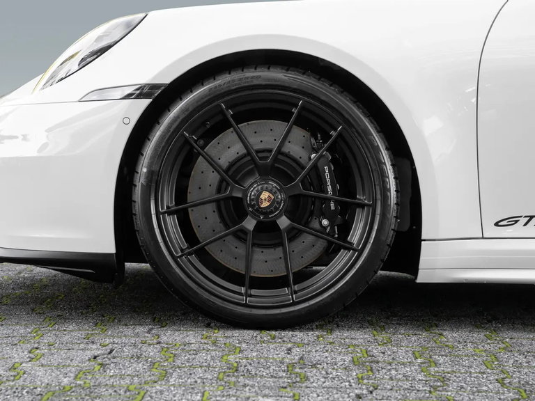 Porsche 992.2 Carrera GTS