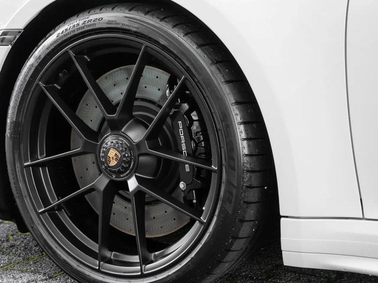 Porsche 992.2 Carrera GTS