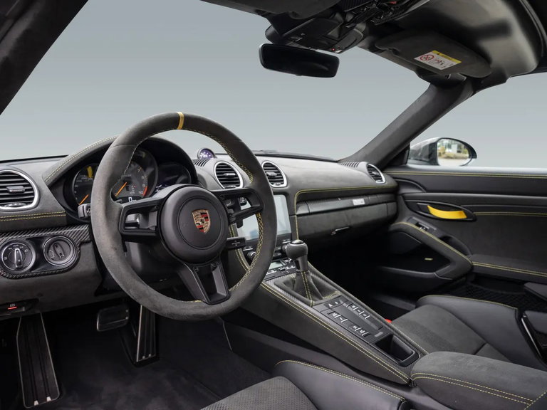 Porsche 718 Spyder RS