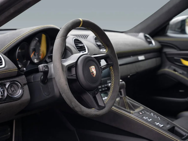 Porsche 718 Spyder RS