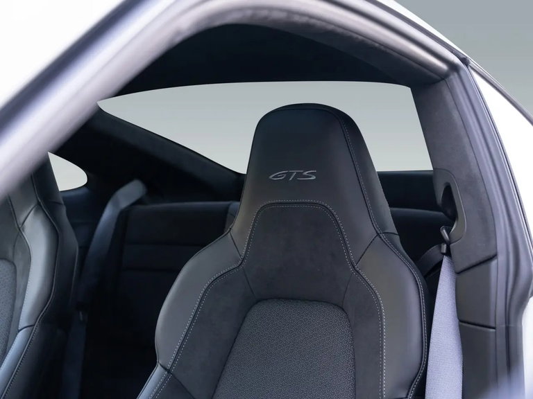 Porsche 992.2 Carrera GTS