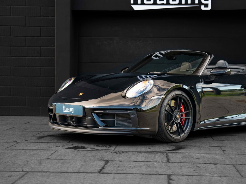 Porsche 992 Carrera 4 GTS