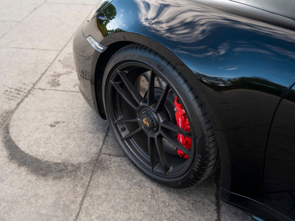 Porsche 992 Carrera 4 GTS