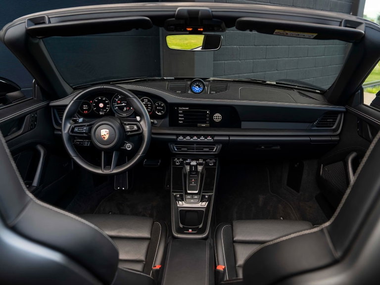 Porsche 992 Carrera 4 GTS