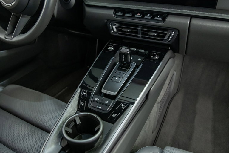Porsche 992 Carrera