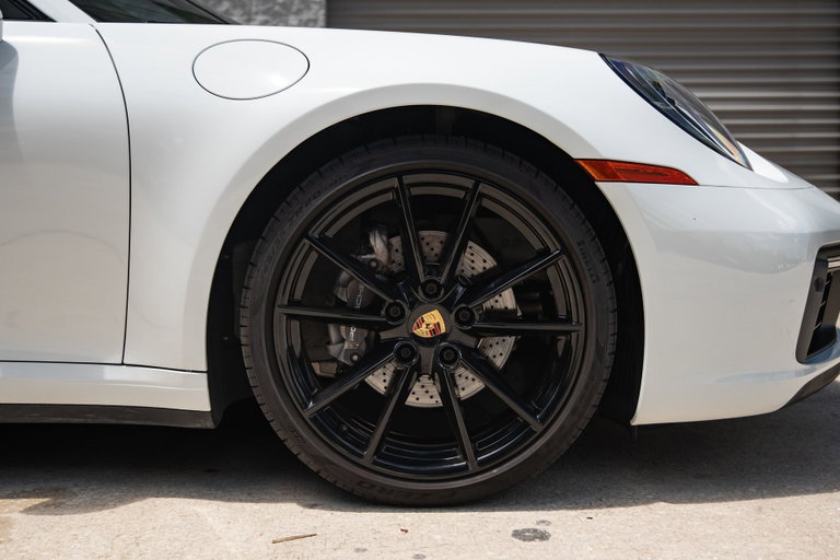 Porsche 992 Carrera