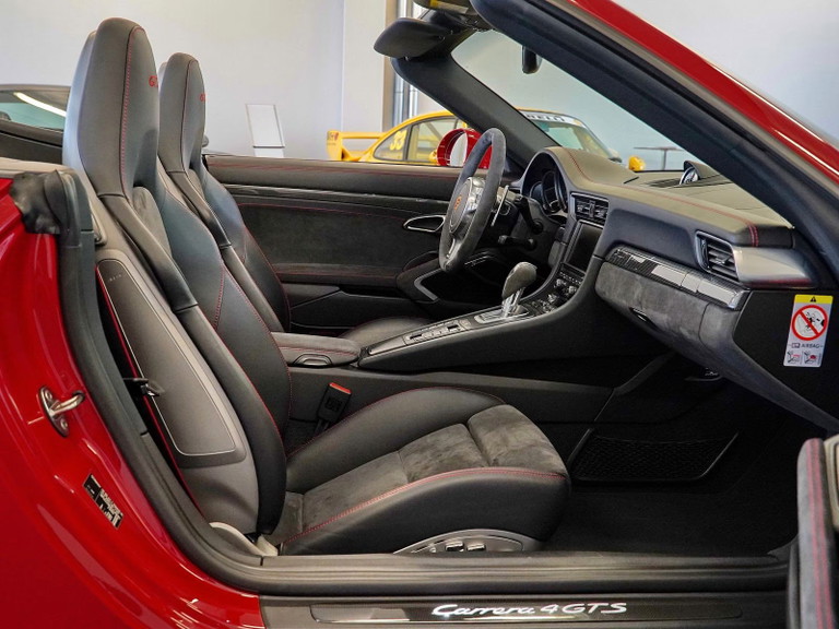 Porsche 991 Carrera 4 GTS
