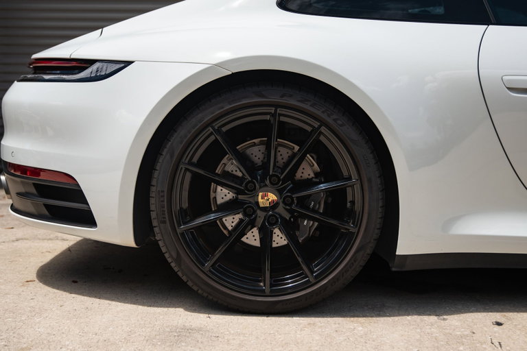 Porsche 992 Carrera