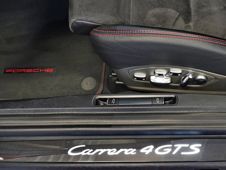 Porsche 991 Carrera 4 GTS