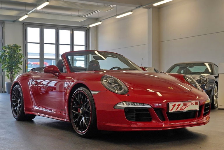 Porsche 991 Carrera 4 GTS