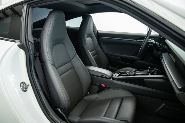 Porsche 992 Carrera