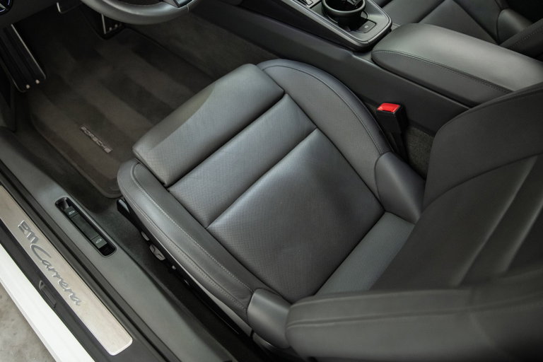 Porsche 992 Carrera