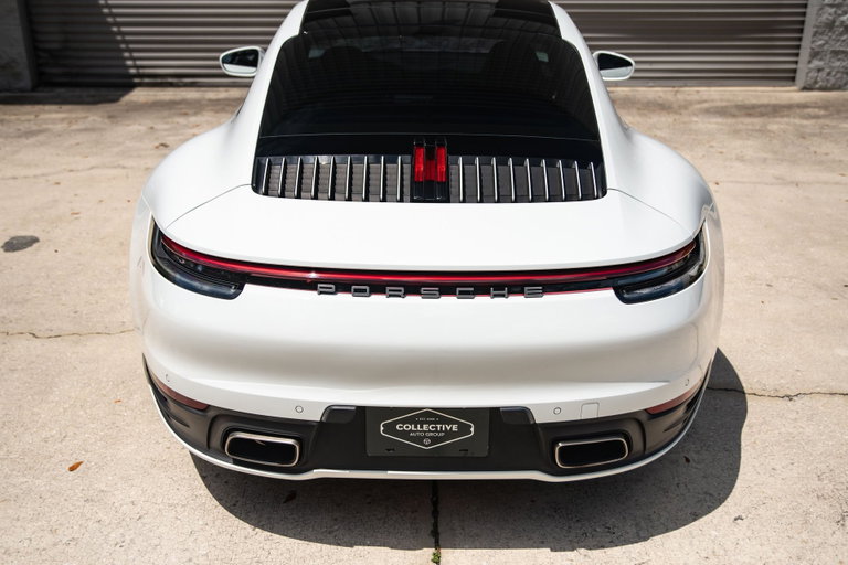 Porsche 992 Carrera
