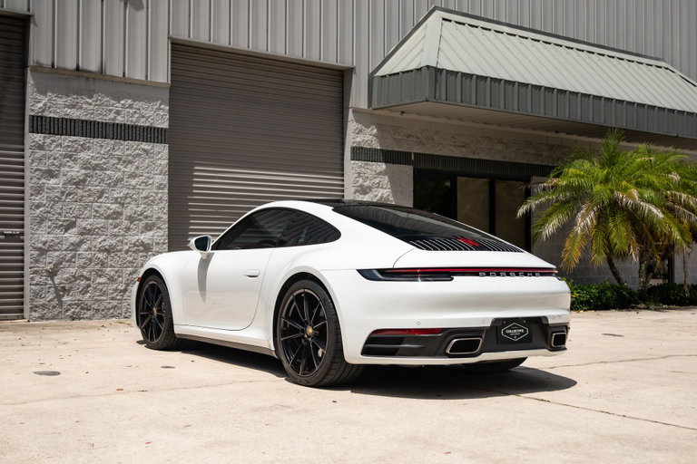 Porsche 992 Carrera