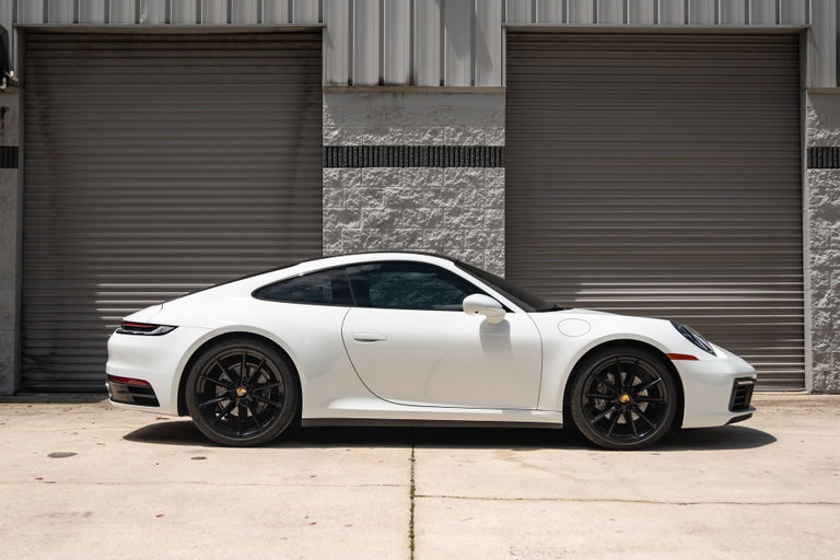 Porsche 992 Carrera