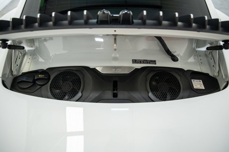 Porsche 992 Carrera