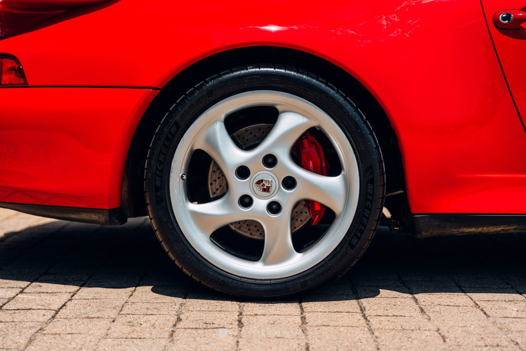 Porsche 993 Carrera 4S