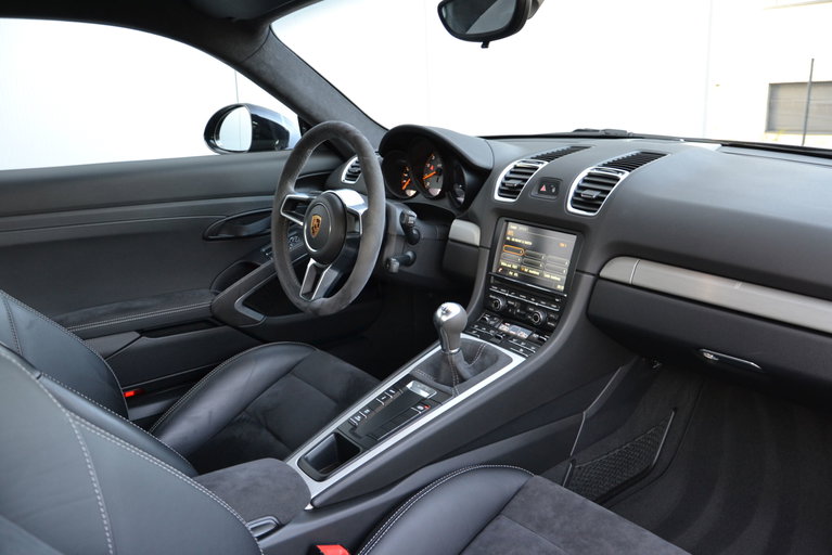 Porsche 981 Cayman GT4