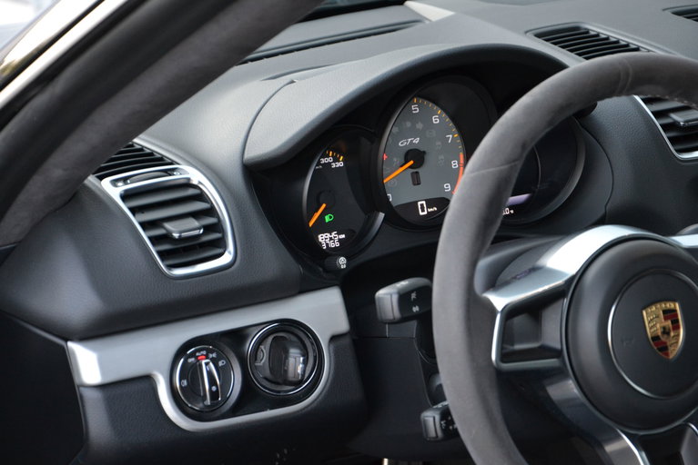Porsche 981 Cayman GT4