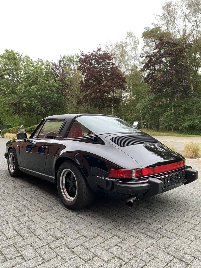 Porsche 911 Carrera 3.2