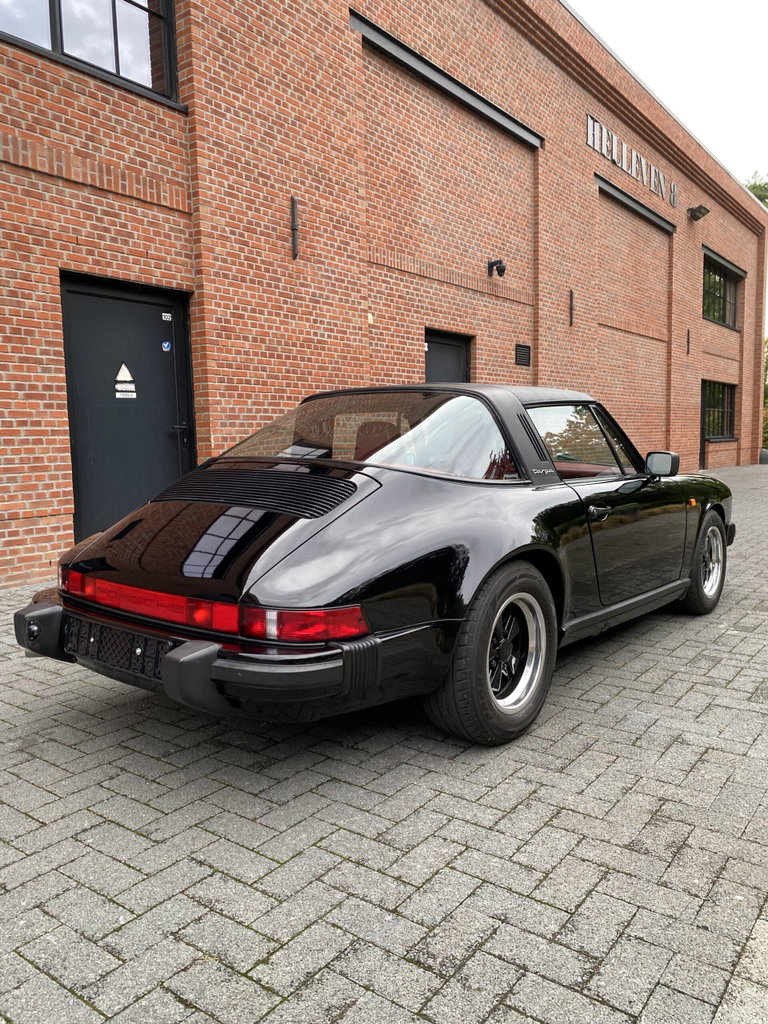 Porsche 911 Carrera 3.2