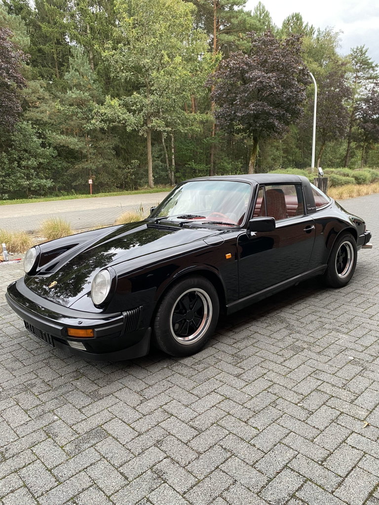 Porsche 911 Carrera 3.2