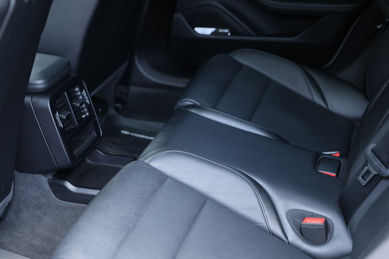 Porsche Taycan 4S Cross Turismo
