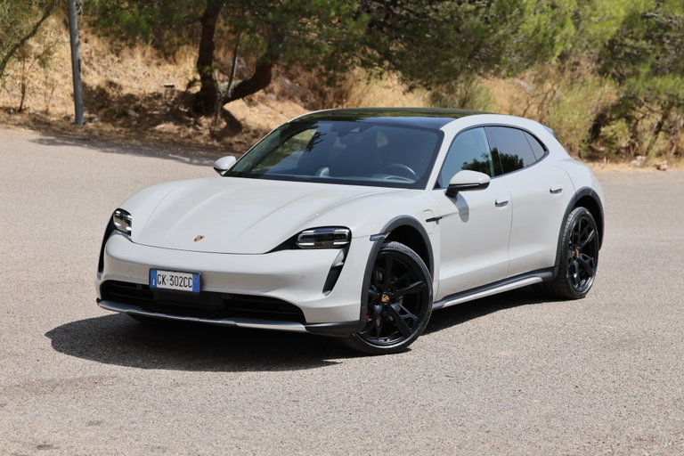 Porsche Taycan 4S Cross Turismo