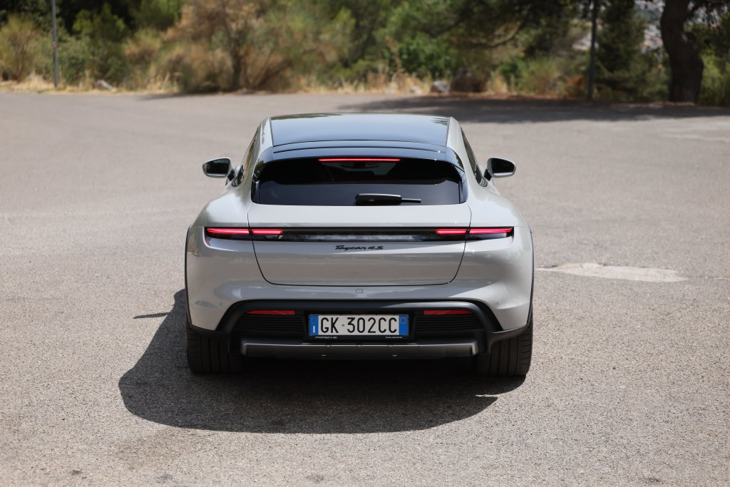 Porsche Taycan 4S Cross Turismo