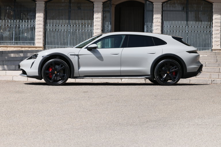 Porsche Taycan 4S Cross Turismo