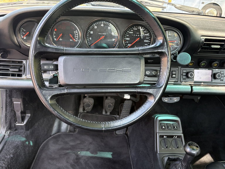 Porsche 964 Carrera 4