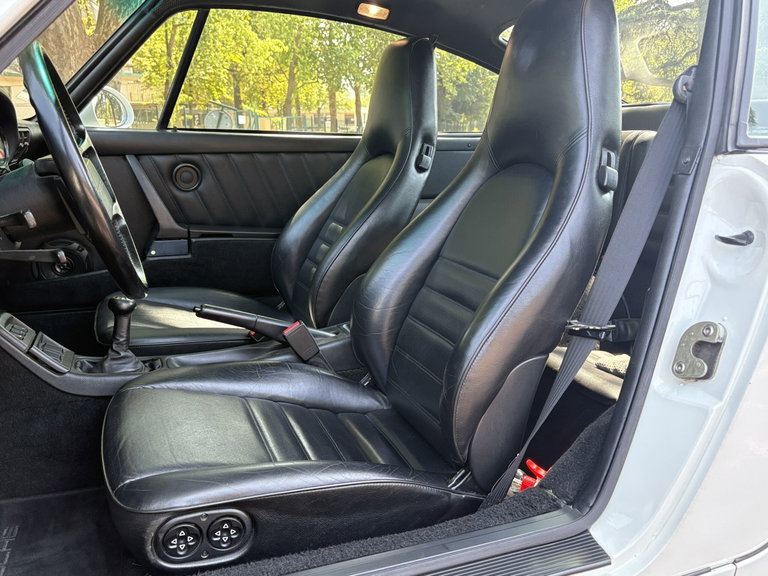 Porsche 964 Carrera 4