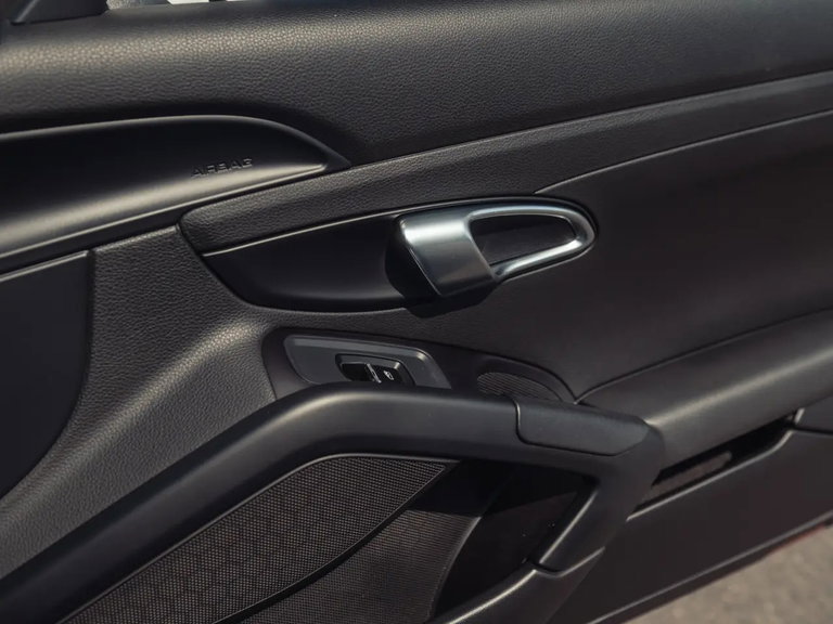 Porsche 718 Boxster