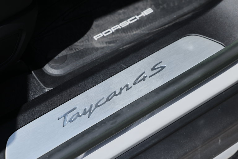 Porsche Taycan 4S Cross Turismo