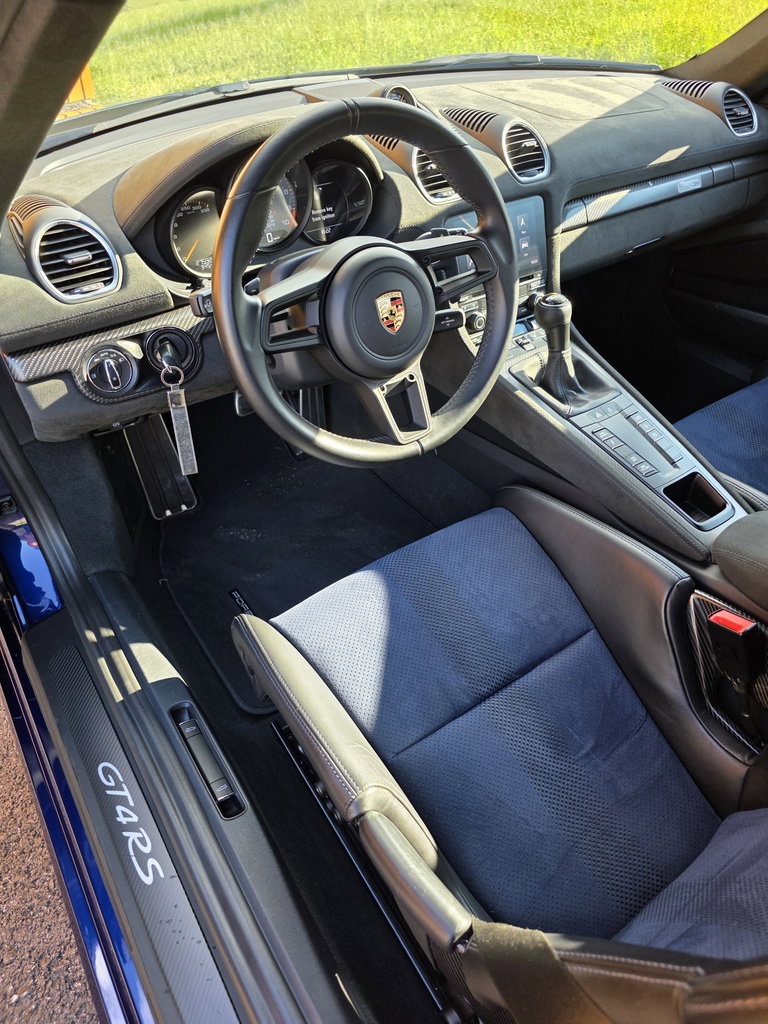 Porsche 718 Cayman GT4 RS
