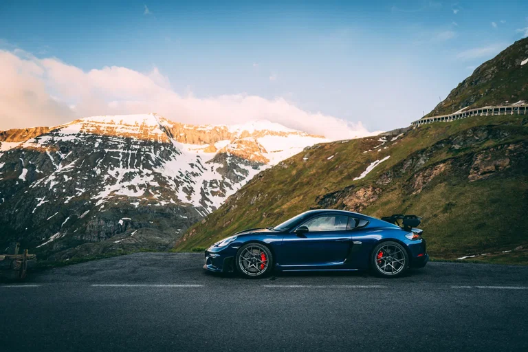 Porsche 718 Cayman GT4 RS