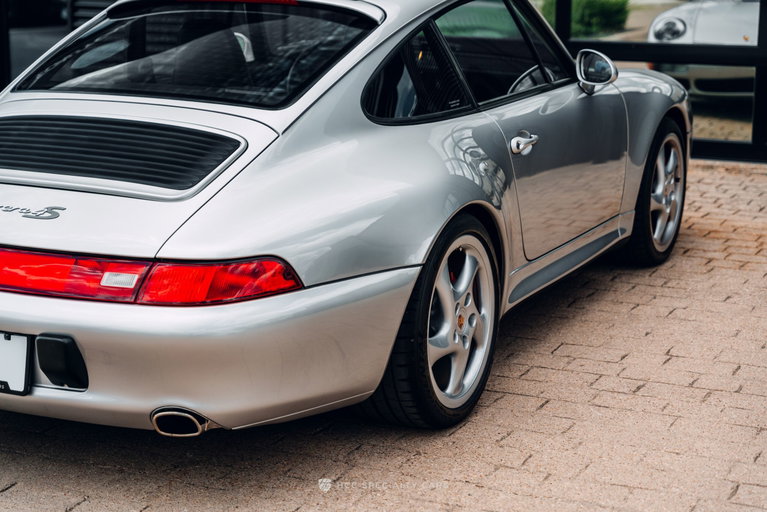 Porsche 993 Carrera 4S
