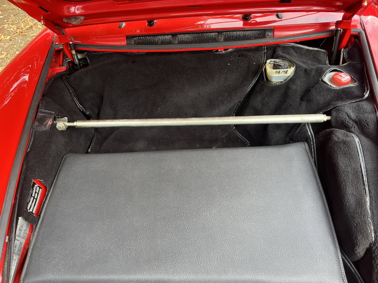 Porsche 911 Carrera 3.2 (KAT)