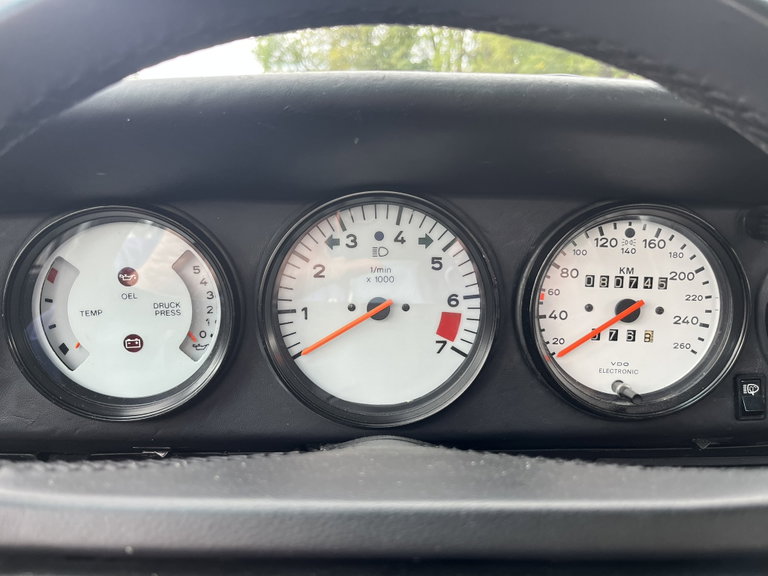 Porsche 911 Carrera 3.2 (KAT)