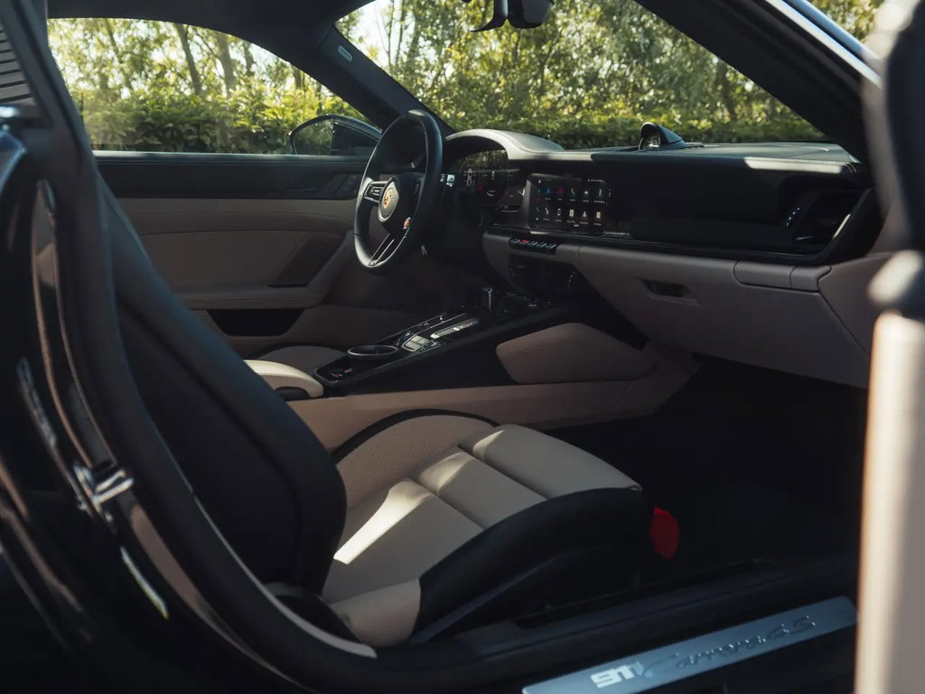 Porsche 992.2 Carrera 4S