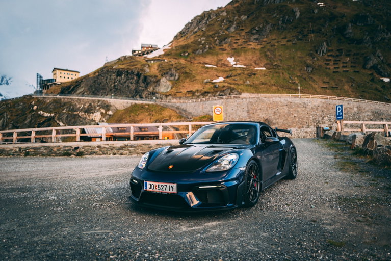 Porsche 718 Cayman GT4 RS