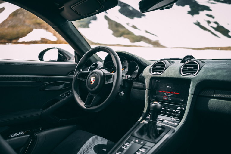 Porsche 718 Cayman GT4 RS
