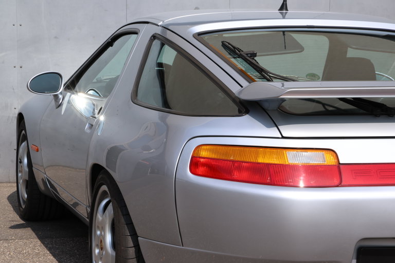Porsche 928 GTS