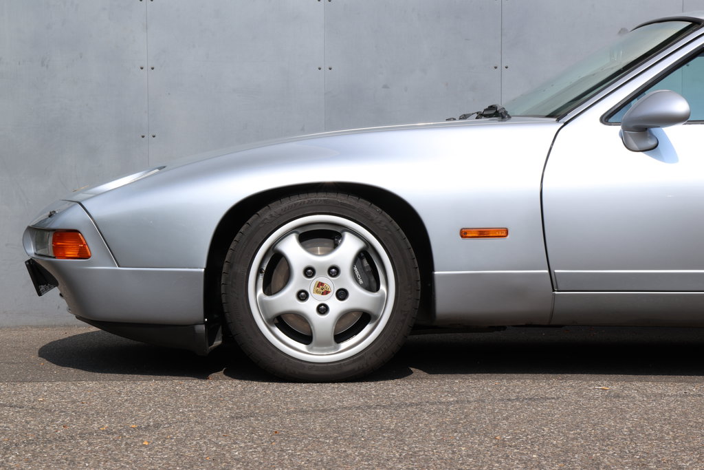 Porsche 928 GTS