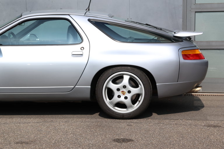Porsche 928 GTS