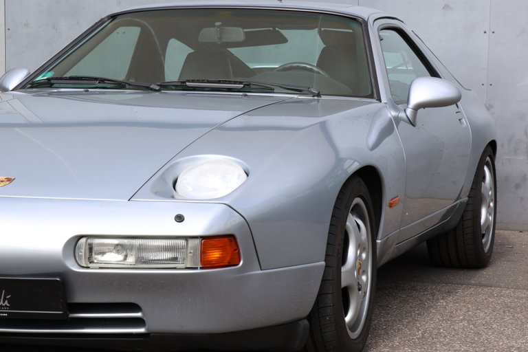 Porsche 928 GTS
